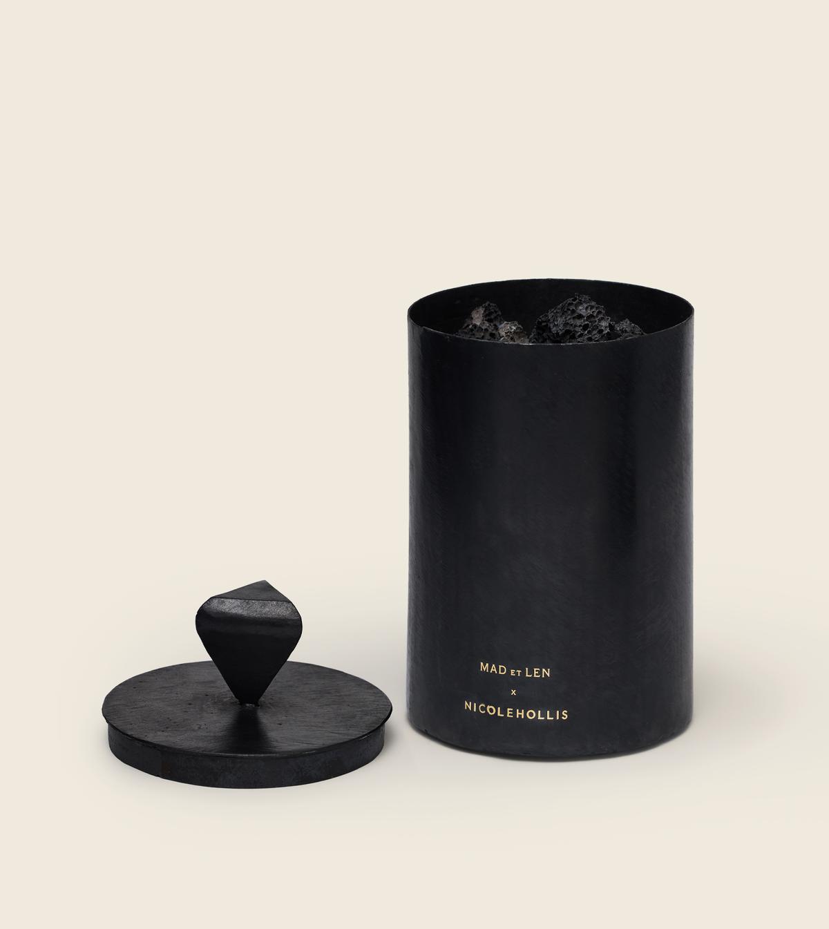 Bleu Outrenoir Pot Pourri Minéral -Nicole Hollis