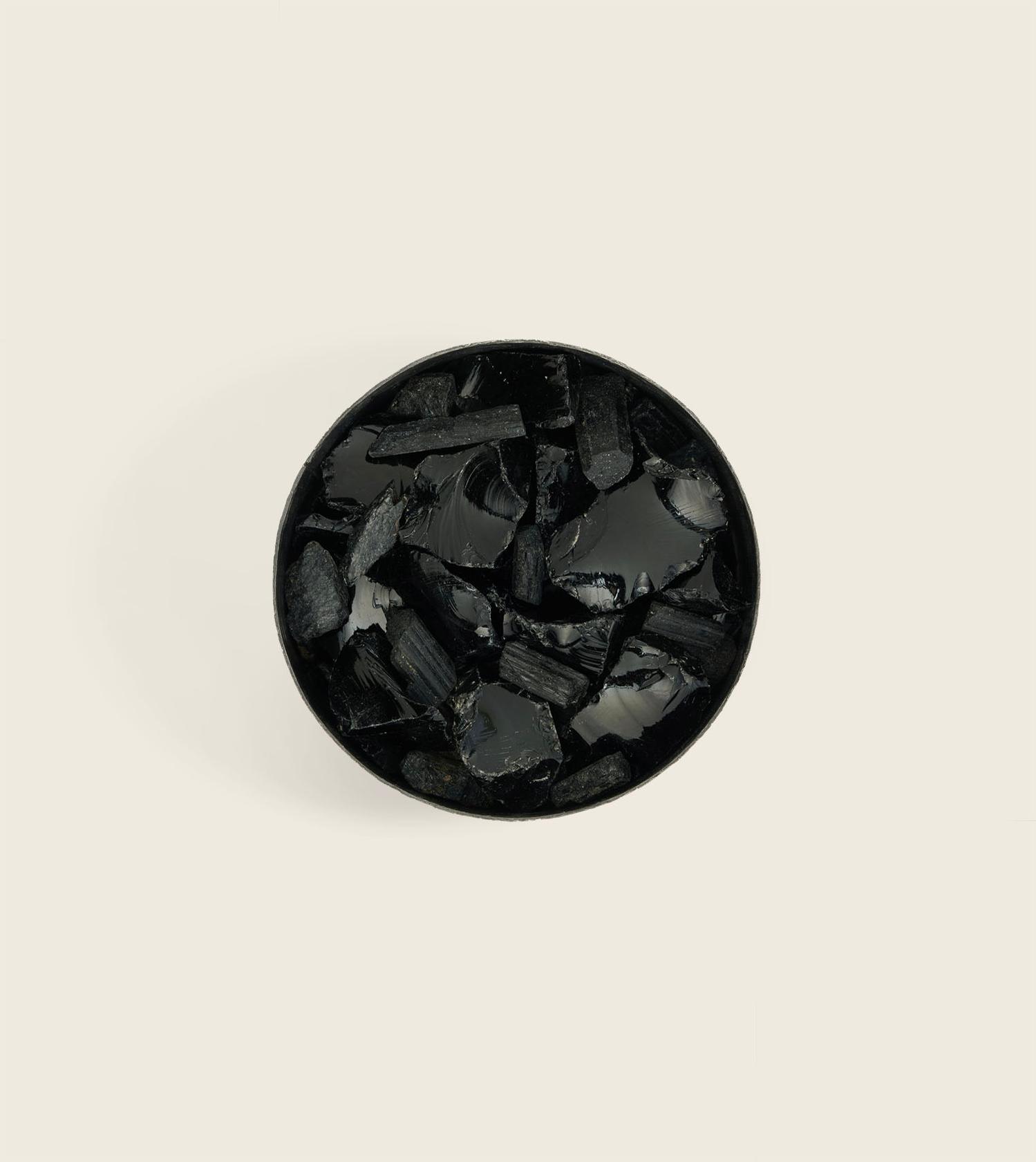 Pot Pourri Mineral Totem Outre Black